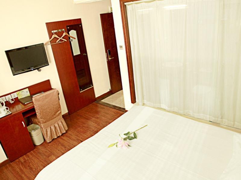 Greentree Inn Shanghai Songjiang University City New Songjiang Road Express Hotel Xangai Exterior foto